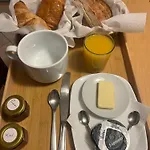 Bed and breakfast à L'étage Salle De Bains Au Rez De Chaussée Combaillaux