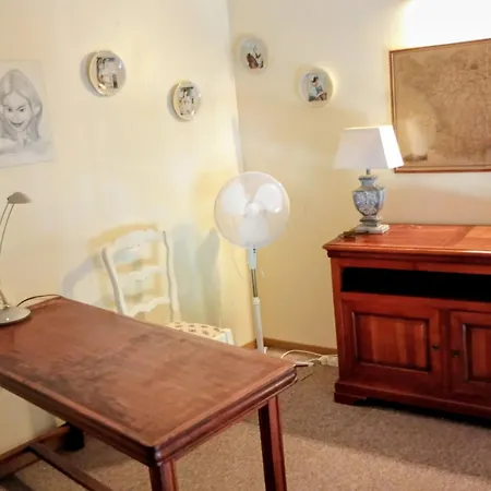 A L'etage Salle De Bains Au Rez De Chaussee (adults Only) Combaillaux