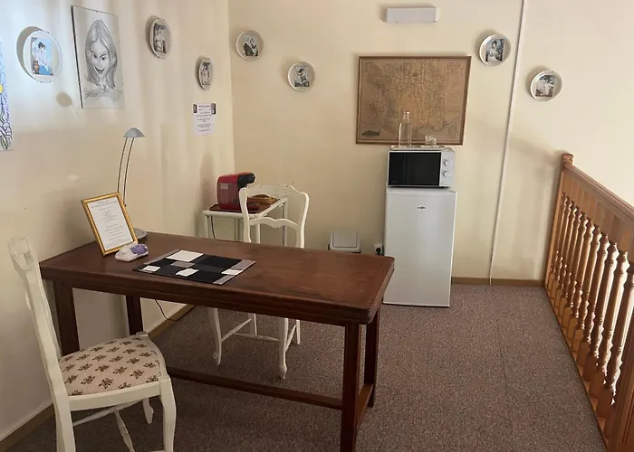 à L'étage Salle De Bains Au Rez De Chaussée Bed & Breakfast 3*